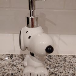 Peanuts Snoopy Ceramic Soap Pump Dispenser - New 