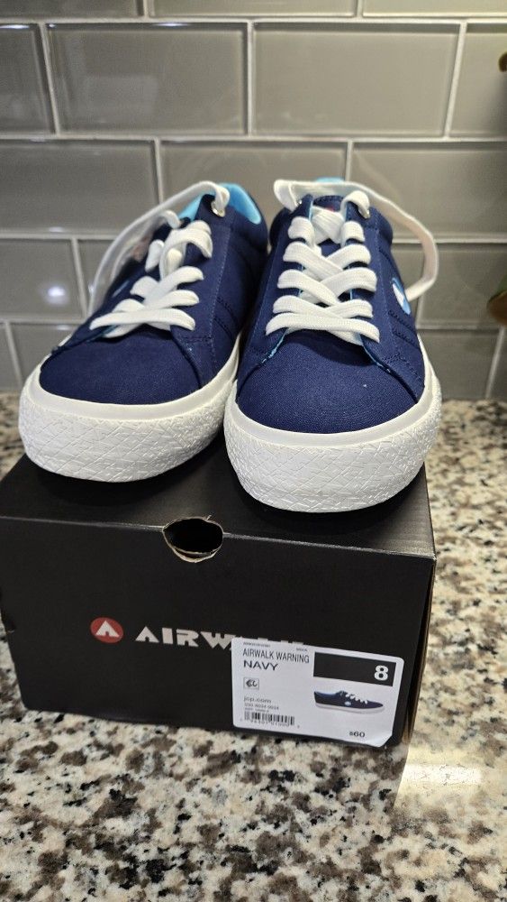 New Men's Airwalk Size 8
