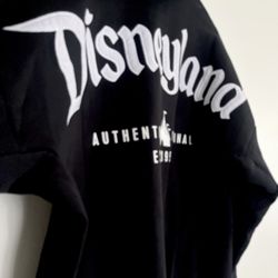 Disneyland Zip Up Sweater ✨used ✨ 
