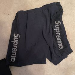 all black and white supreme shorts 