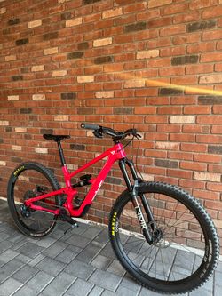 YT Jeffsy Full Suspension Mountain Bike