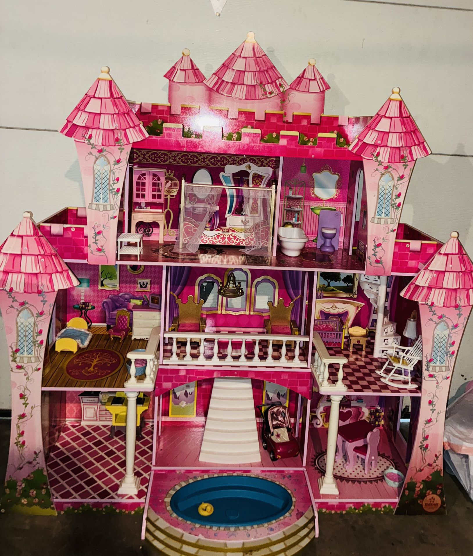 Large KidKraft Doll Barbie House