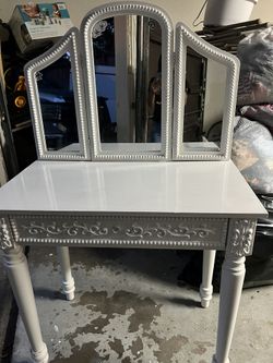 Vanity 