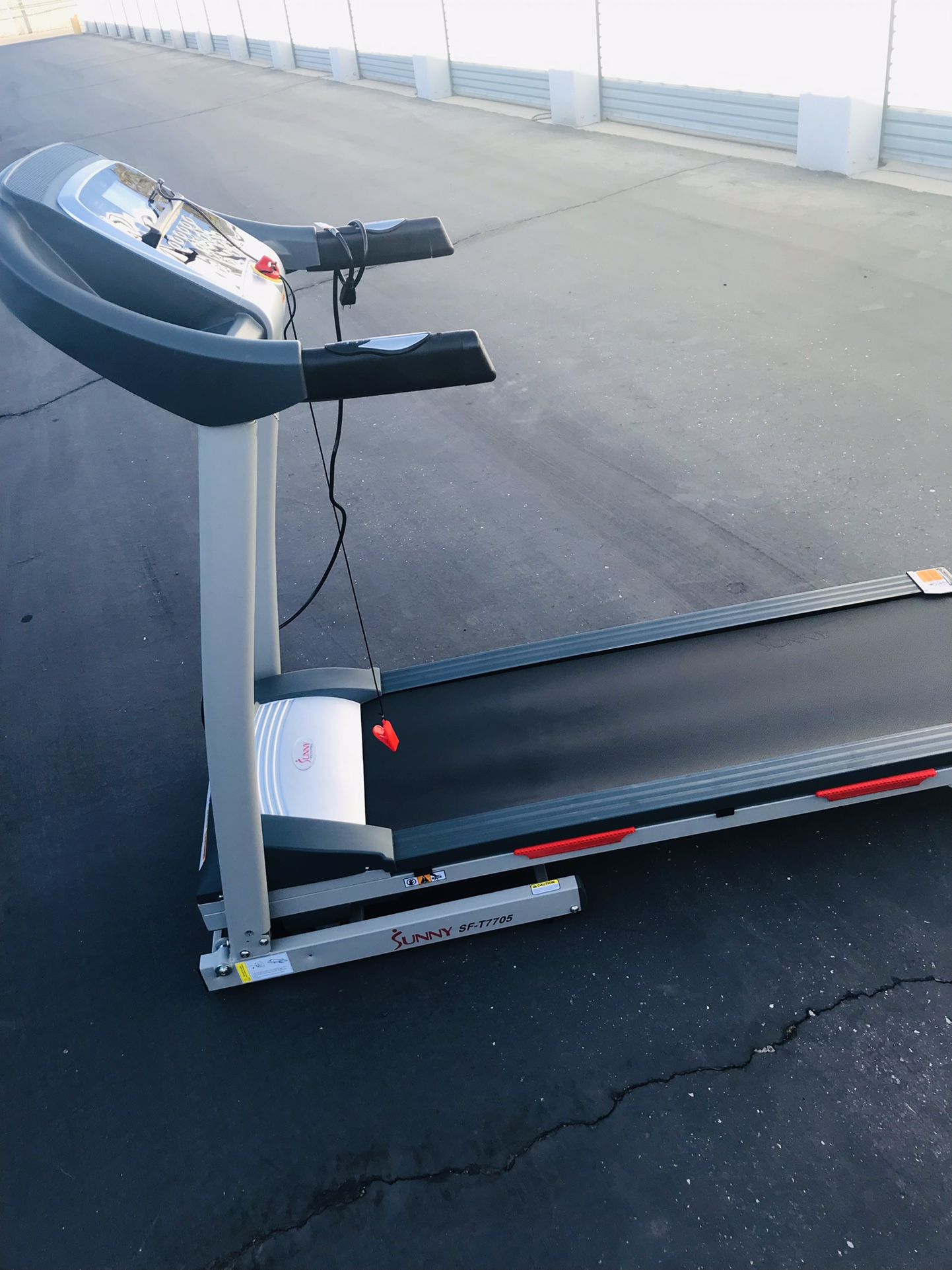 Sunny Treadmill With Auto Incline Brand New 