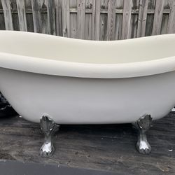 Claw foot Bathtub