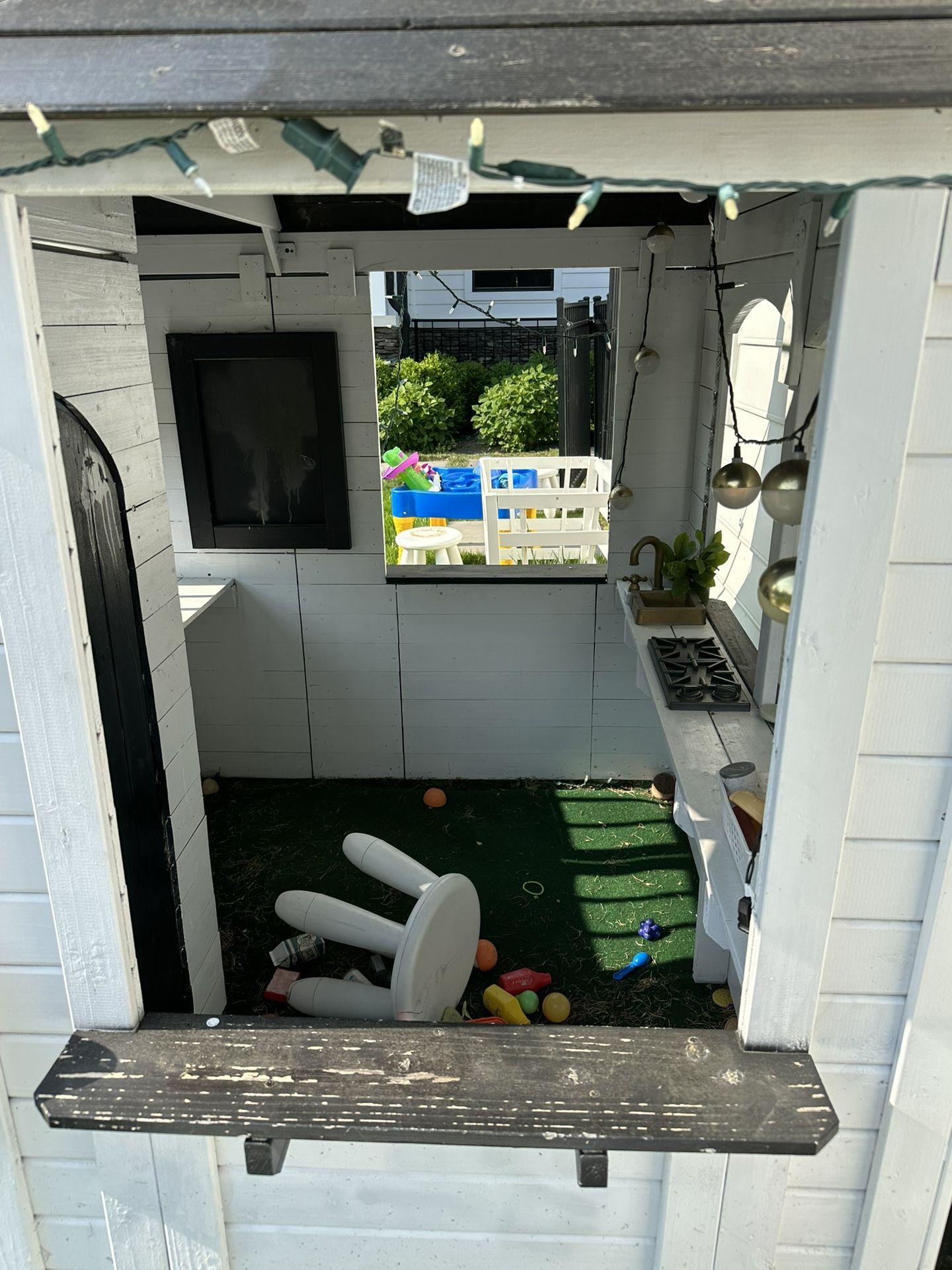 Kids Playhouse Backyard Discovery Spring Cottage Painted Black & White