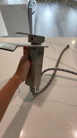 Chrome Bathroom Faucet – Elegant Modern Design