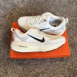 Nike Vomero 18 Running Men Size 8