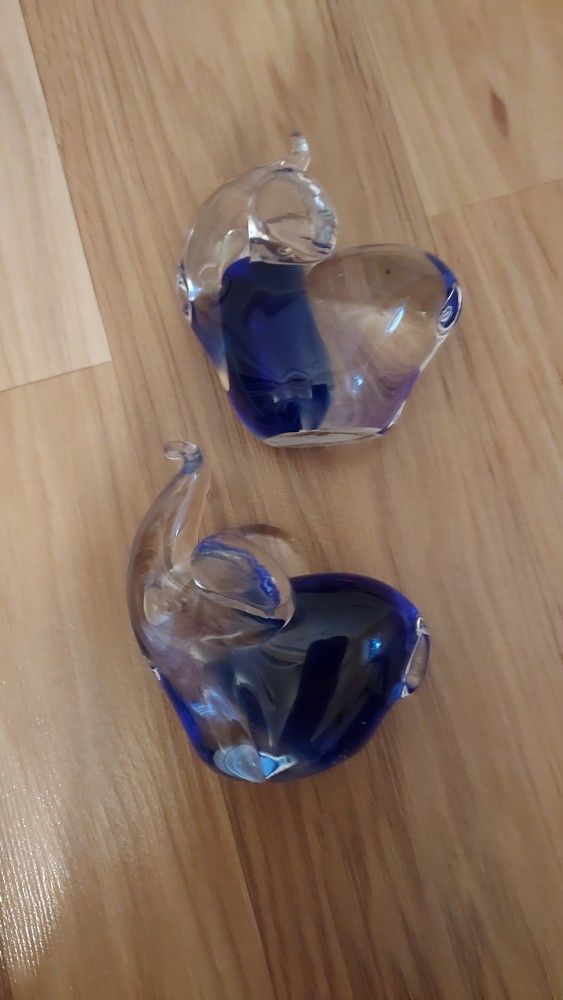 Art Glass Elephant Figurines Trunks Up Clear To Cobalt Blue Hand Blown Paperweight