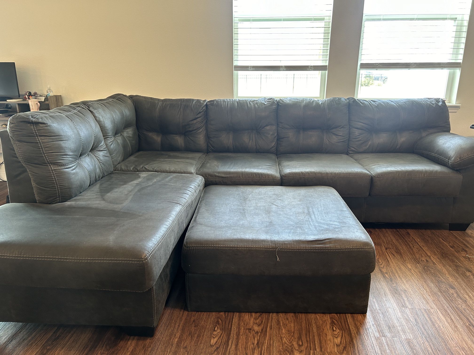 L sectional with ottoman And 2 Recliner set