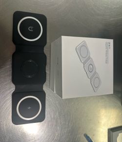 3 In 1 Charger For iPhone , AirPods and Apple Watch