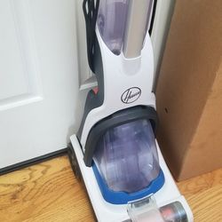 NEW cond BISSEL SWIVEL DEEP CLEANING SHAMPOO SYSTEM. , WORKS EXCELLENT. , IN THE BOX 