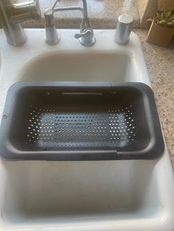 Black Expandable Sink Colander drain basket , Pick up In Temple city.