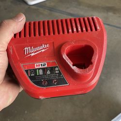 Milwaukee M12 Charger 