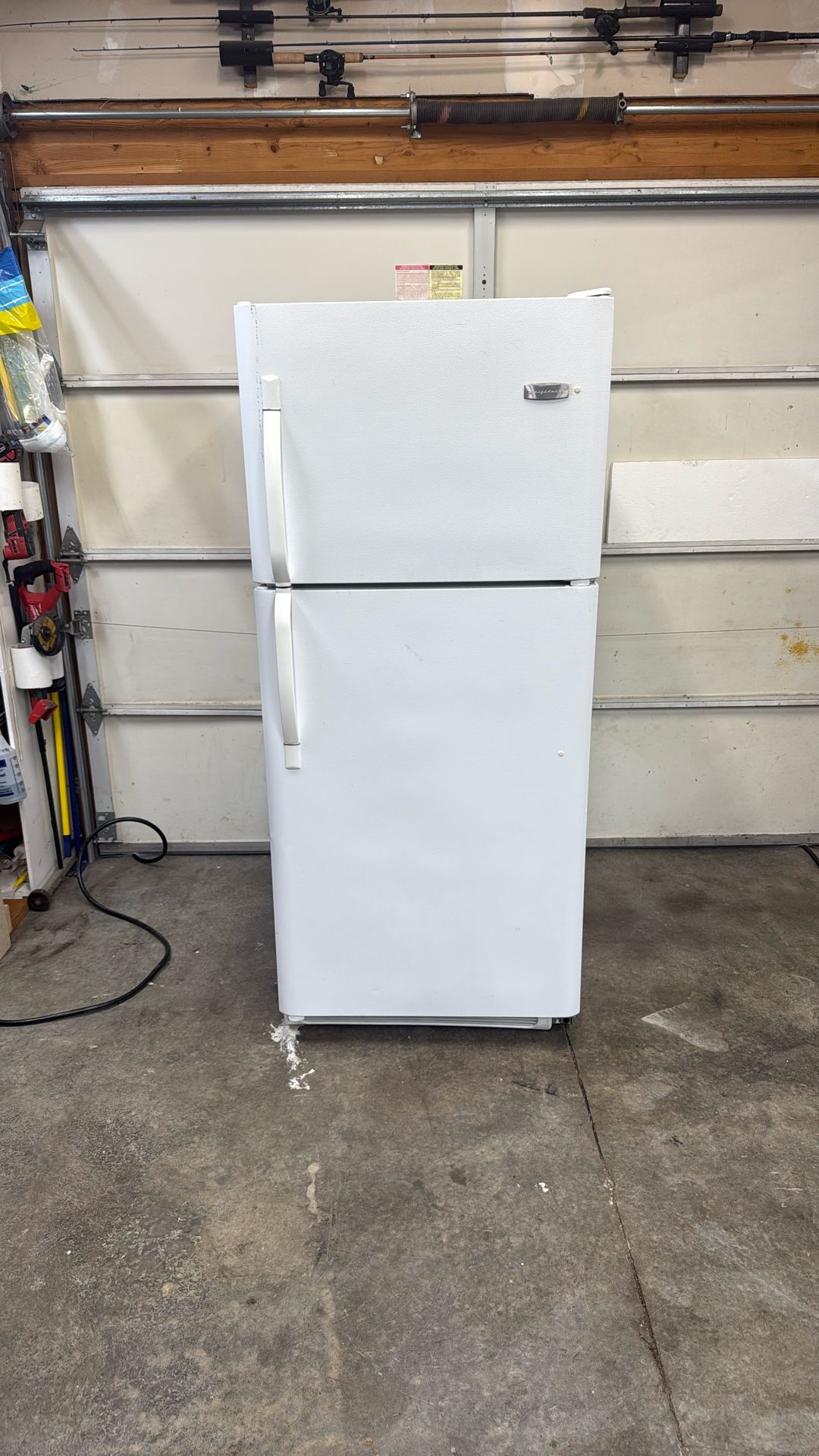 Frigidaire 20.5 Cu Ft Refrigerator/freezer
