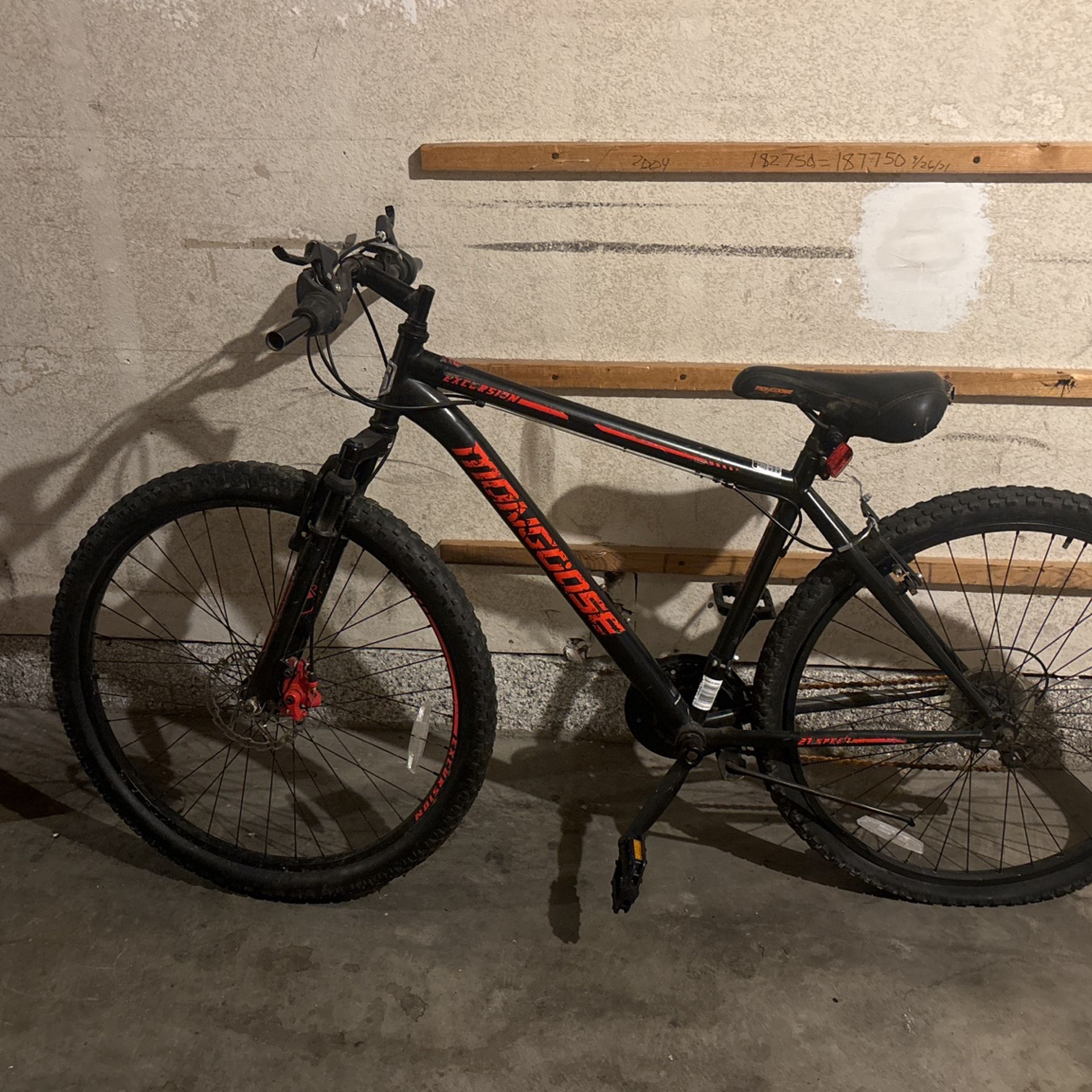 Mongoose excursion Mountain Bike $100