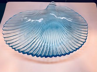 Vintage blue shell shaped scalloped edge dish