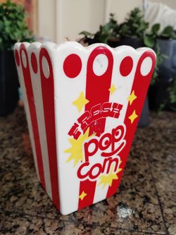 Vanilla Sea Salt Movie Theater Popcorn Porcelain Candle