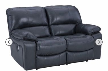 Sofa/loveseat/recliner set