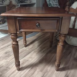 Solid Wood Side/ End Table