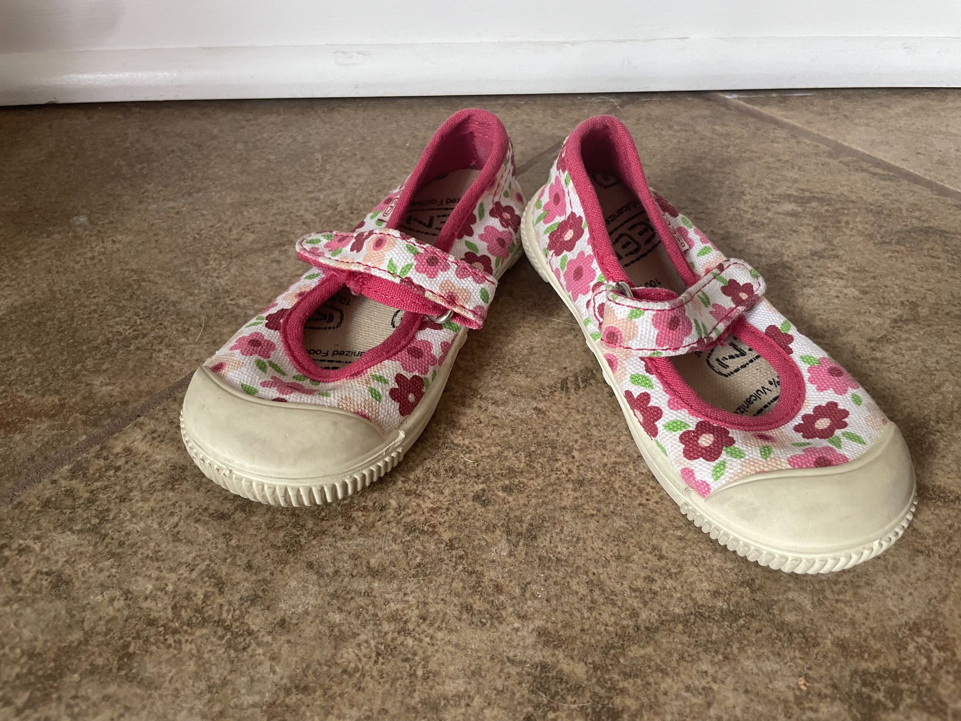 Keen Toddler Girl Pink Flower Shoes Sz 6
