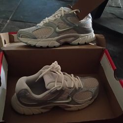 Women Nike V5 RNR Shoe Size 6