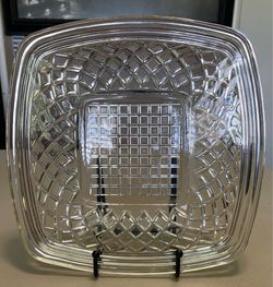 VINTAGE FEDERAL GLASS DIAMOND LATTICE SQUARE PLATE