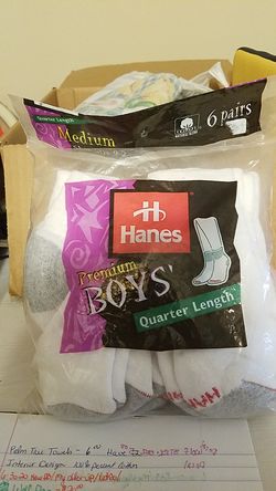 6 pairs of Boys Hanes socks