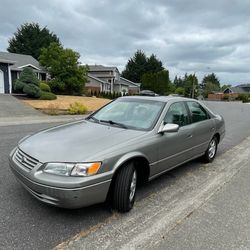 99 Toyota Camry LE $2800 OBO