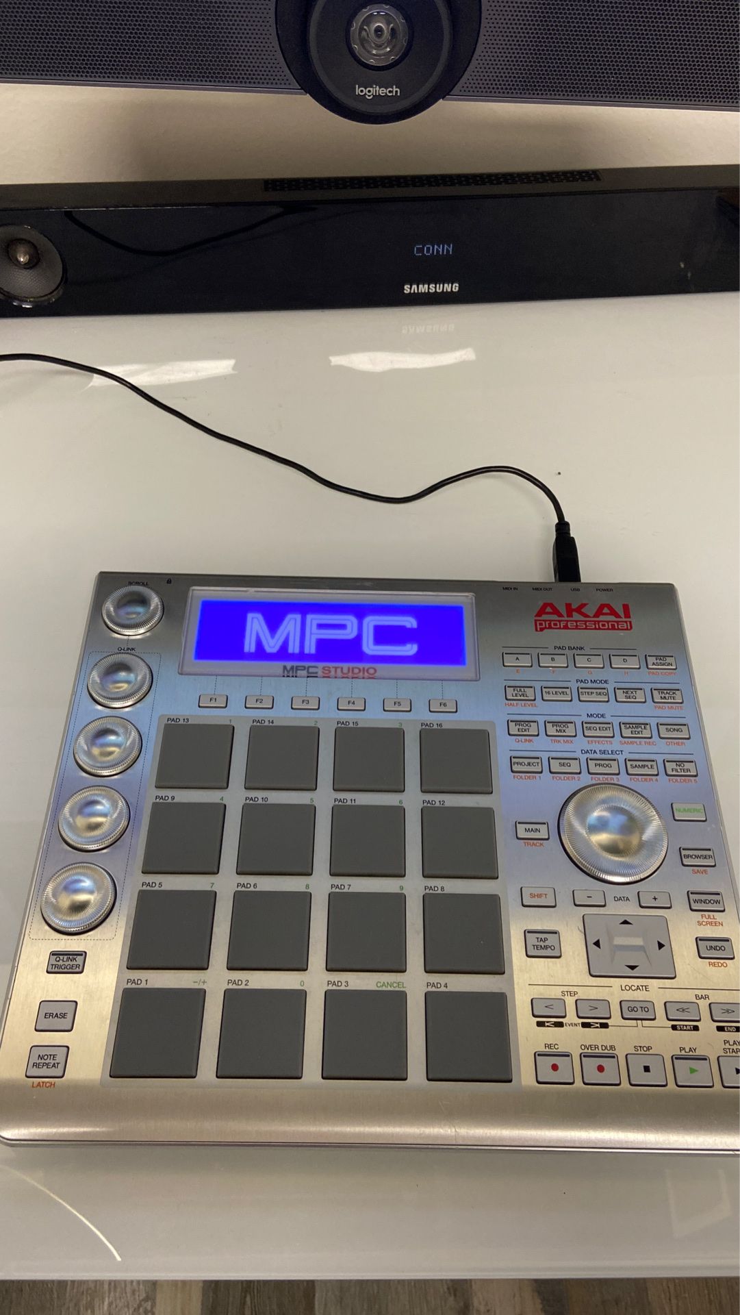 MPC Studio w/ software
