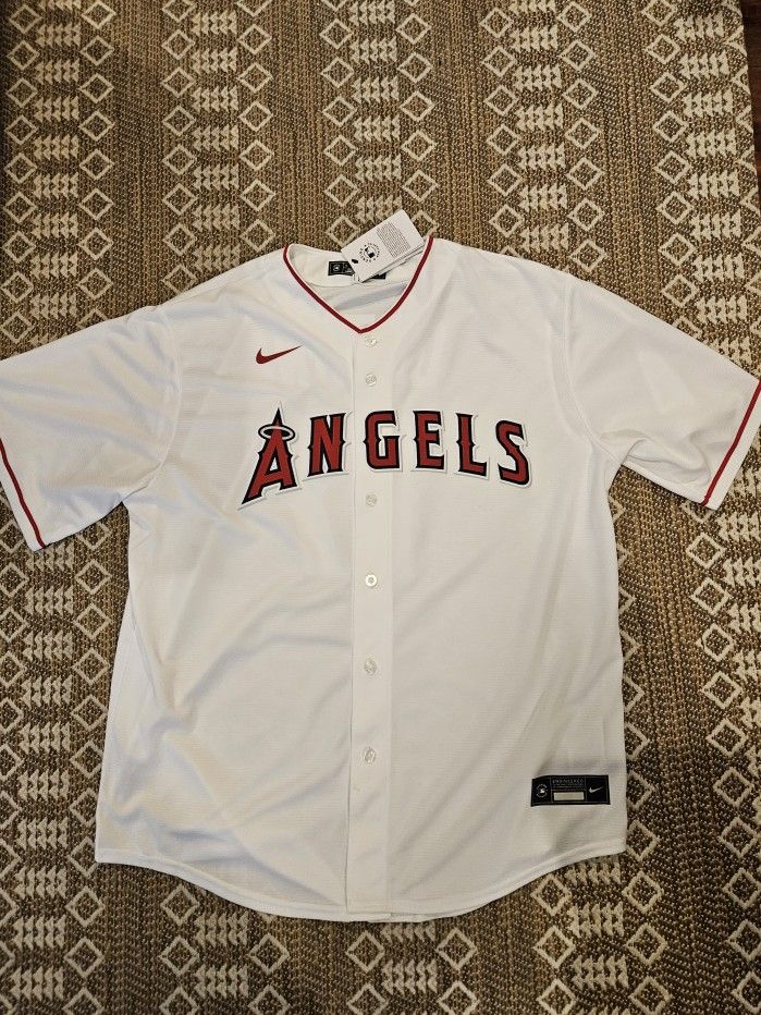 LA Angels Shohei Ohtani Nike Name/Number Jersey T-Shirt (Men's Size: XL)  for Sale in Artesia, CA - OfferUp