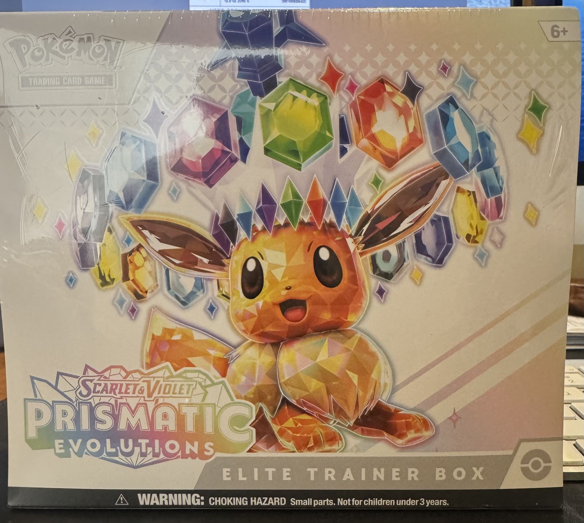 Pokémon Prismatic Evolution Trainer Box