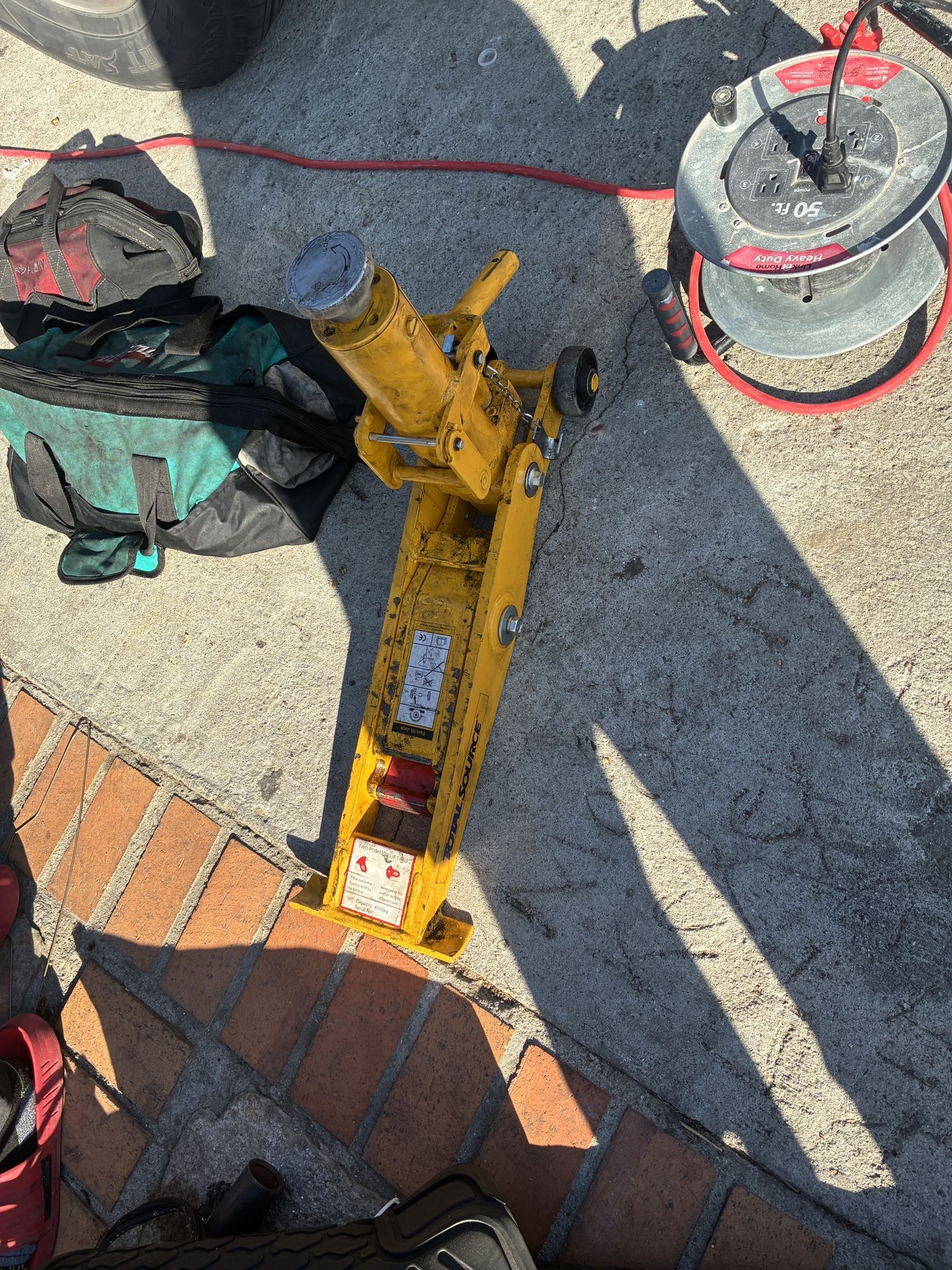 Forklift Jack Very Good 2 Months Use Only