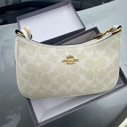 Coach Shoulder Bag (Cream/White)