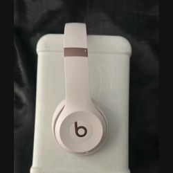 Beats Solo 4 Cloud Pink
