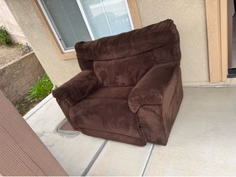 FREE - Oversized Powered Lounger with USB charging port