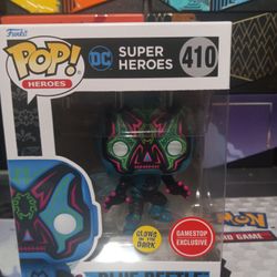 Funko Pop DC Superheroes #410 Blue Beetle GITD Gamestop Exclusive