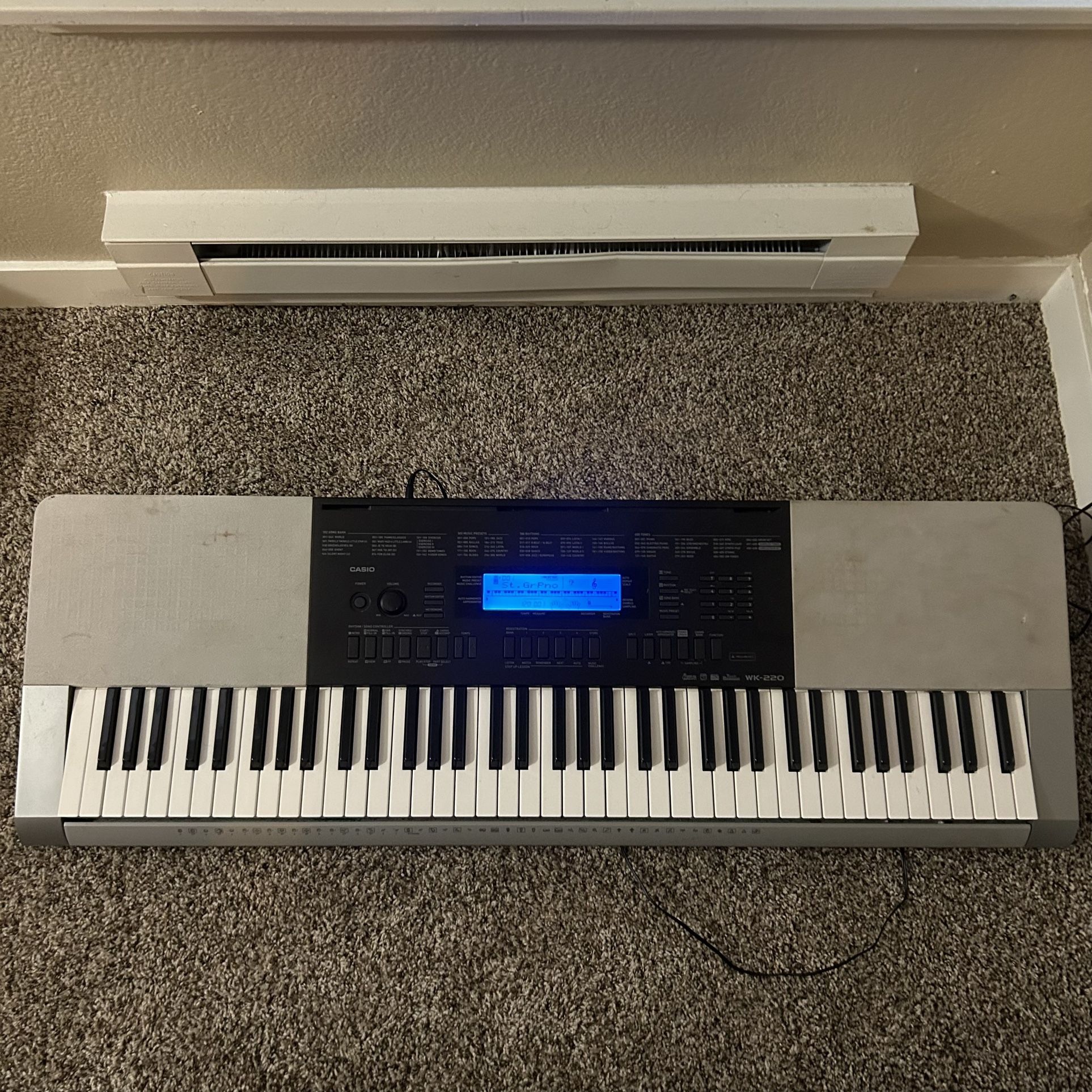 Casio Wk-220 Keyboard Electric Piano 76 Key 