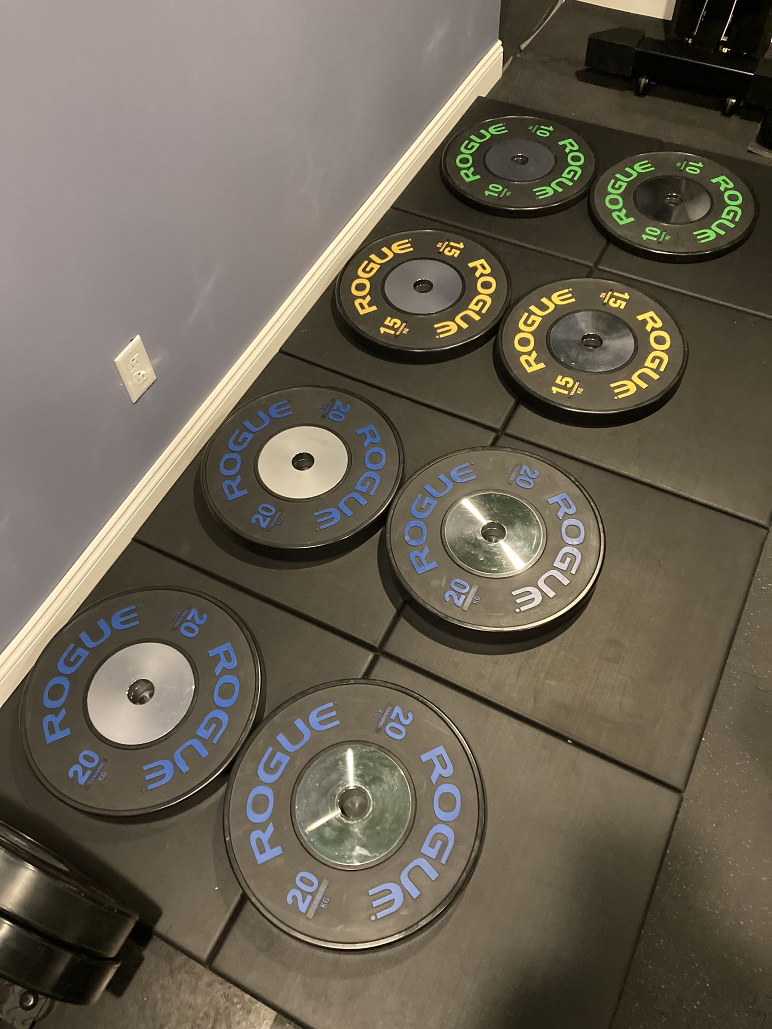 Rogue Fitness Olympic Rubber Bumper Weight Plates - 170 KG (390 Lb) Complete Set