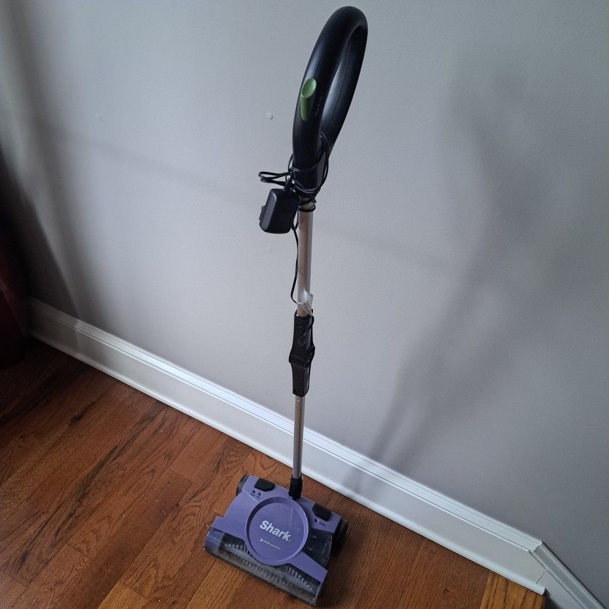 Shark Cordless Floor And Carpet Sweeper