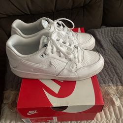 Nike White Used Tennis Shoes 