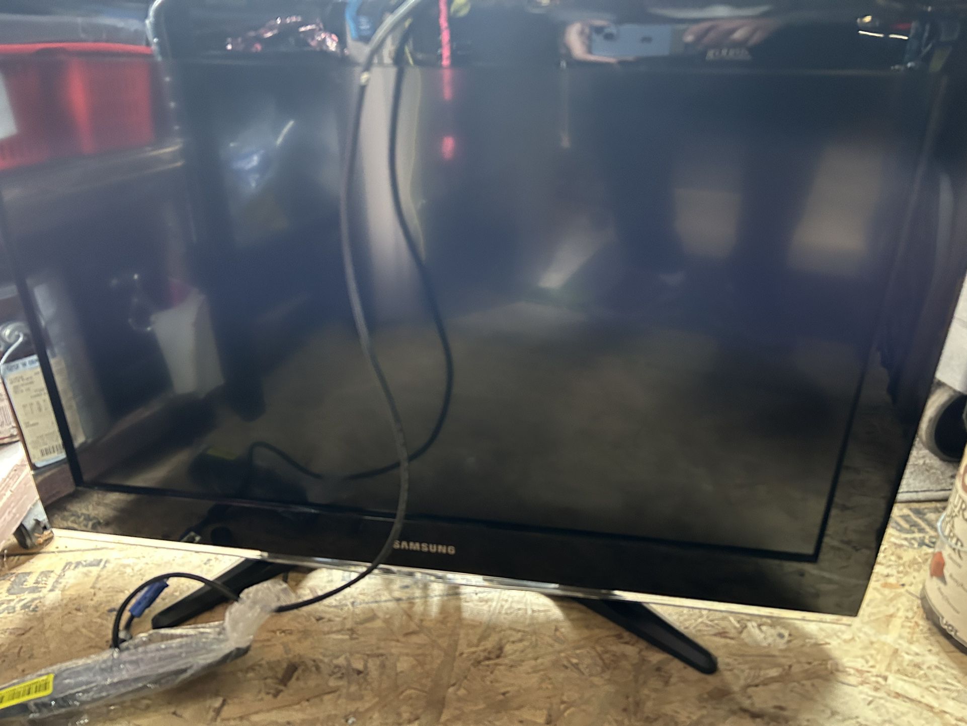 Old Model Samsung 32” Tv,w/remote