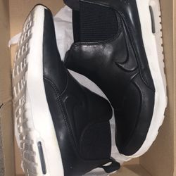 Women’s Nike Air Max Thea Mid 