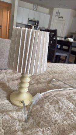 Target lamp