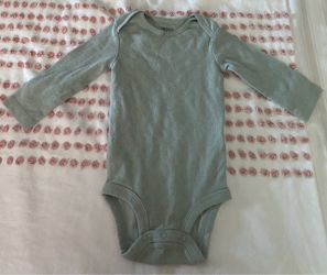 12m Carter’s Baby Girl Onesie Set