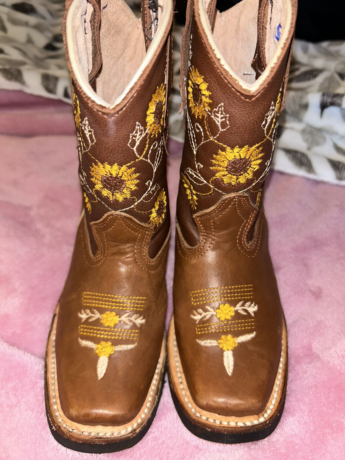 Sunflower Boots Size 10c (16 MEX Size)