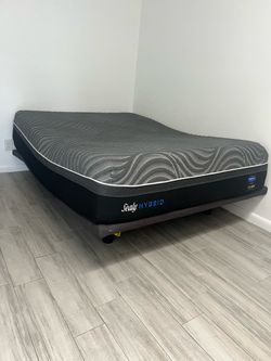 Tempur-pedic mattress with recallable bedframe