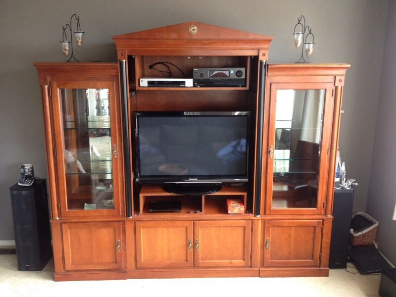 Ethan Allen medallion media center