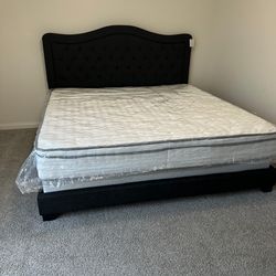 Cama king y colchon todo nuevo en caja