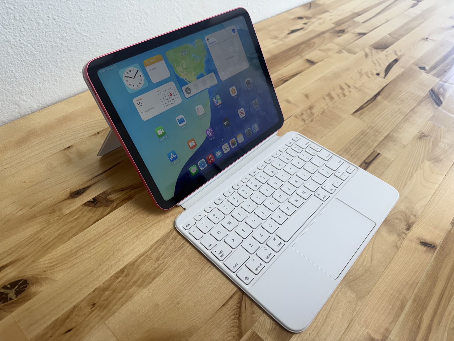 Like New (2022) iPad 10th Generation A14 - 10.9-inch - 64GB WiFi Pink.